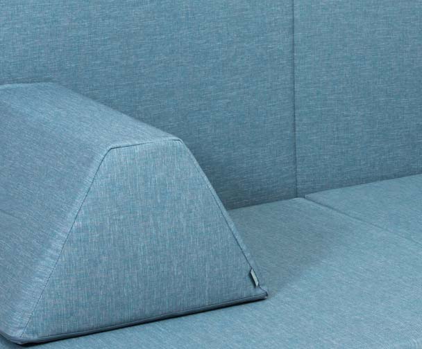 Monboxy product close-up – turquoise color