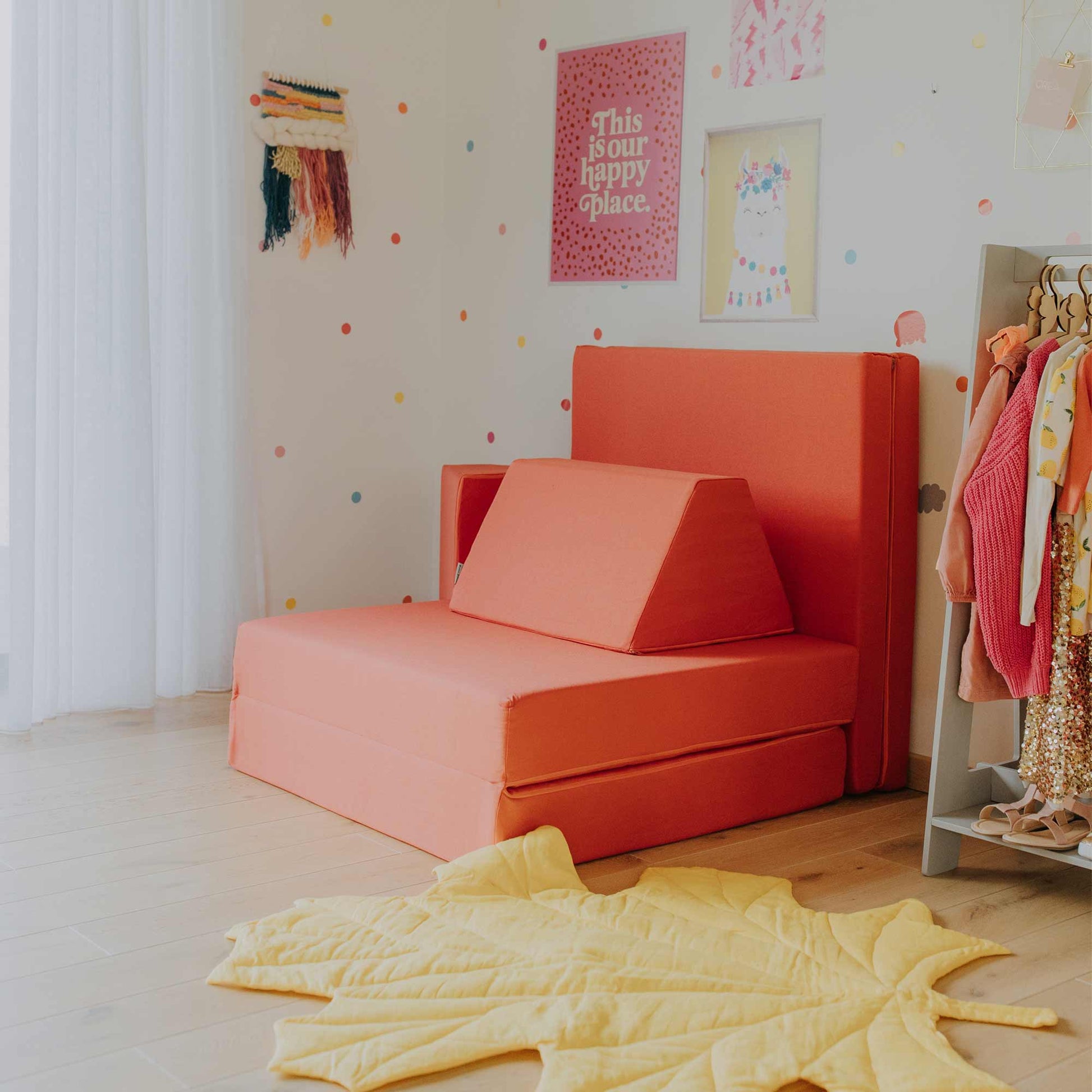 Coral Monboxy set placed on the floor in a child's bedroom
